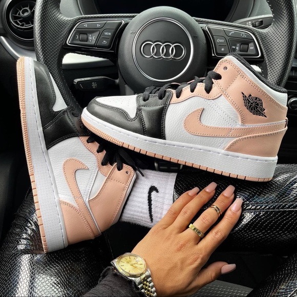 Nike air jordan 1 mid sneakers - Picture 2 of 3